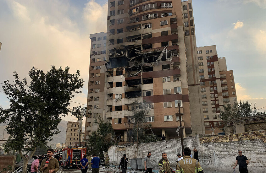 الرئيس اللبناني يدين الهجوم الإسرائيلي على إيران
