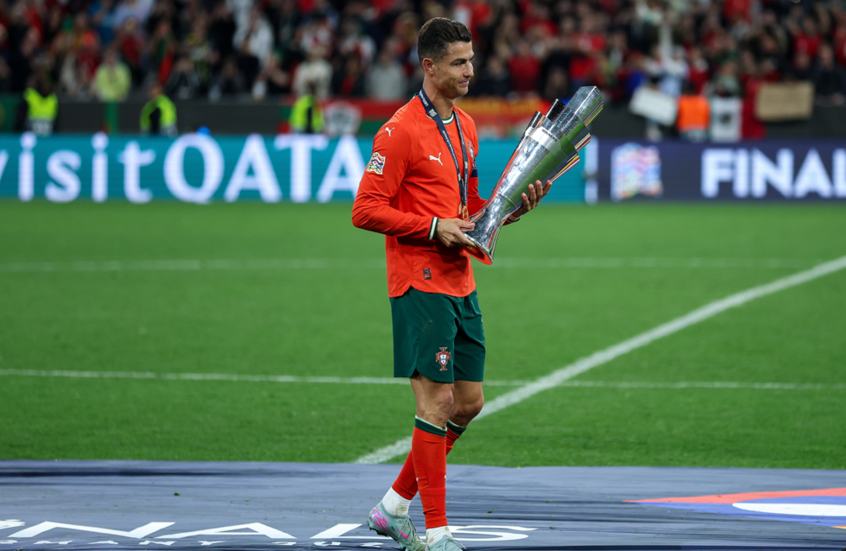 رئيس الوداد المغربي يؤكد تفاوض فريقه مع رونالدو