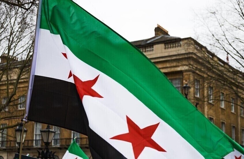 بين أمل كبير وقلق من لعبة التجار المعتادة.. السوريون يترقبون زيادة الرواتب