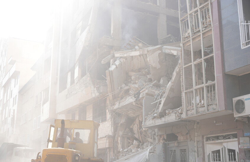 مراسلنا في إيران: المقاتلات الإسرائيلية تهاجم رادارا غرب طهران واشتباك جوي في أذربيجان الشرقية