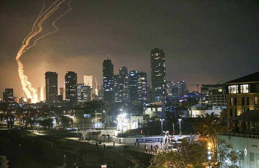 الجيش الإيراني: استهدفنا مصفاة نفط إسرائيلية في مدينة حيفا