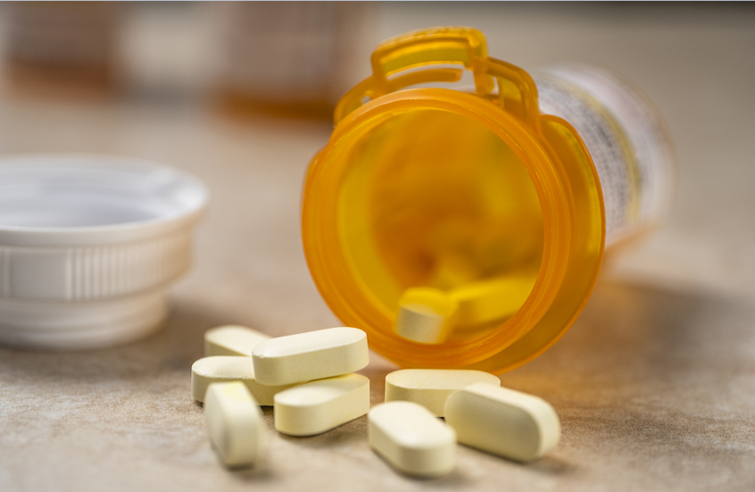 دراسة تكشف المسكنات الأفيونية المرتبطة بزيادة خطر الإمساك