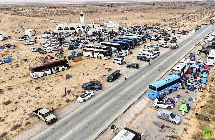 تنسيقية قافلة الصمود تعلن التراجع عن استكمال المسير نحو معبر رفح وتواصل الاعتصام غرب سرت