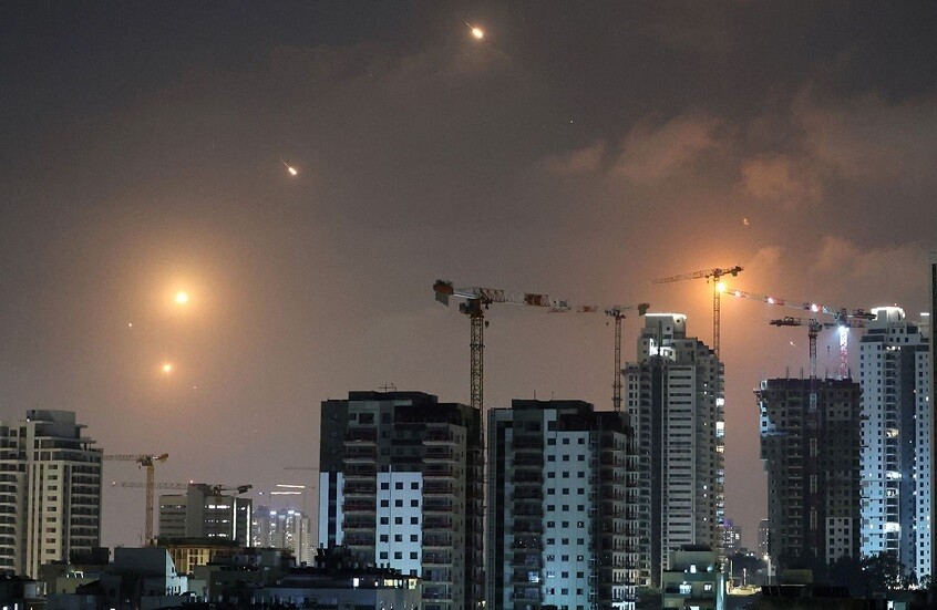 إيران تشن هجوما صاروخيا على إسرائيل