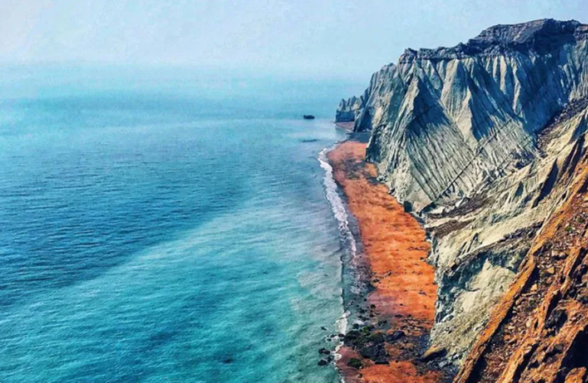 وكالة فارس: تدمير طائرات إسرائيلية صغيرة في سماء غرب بندر عباس جنوب إيران