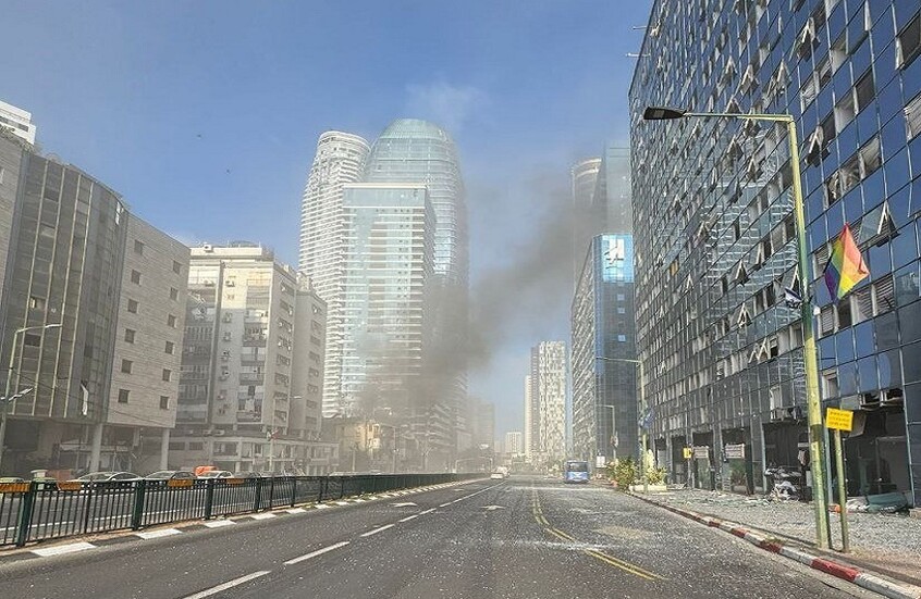 سقوط صواريخ ايرانية بشكل مباشر في 4 مناطق في إسرائيل أعقبه هجوم بالمسيرات (صور+ فيديو)