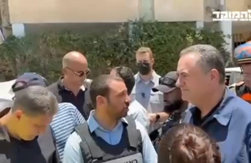 وزير الدفاع الإسرائيلي يهدد باغتيال خامنئي (فيديو)