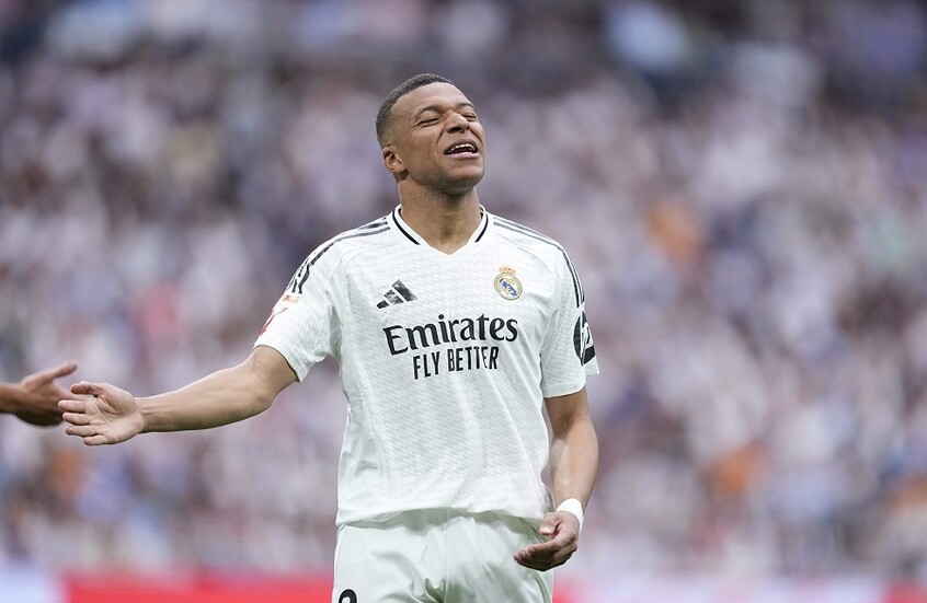 ريال مدريد يعلن نقل مبابي إلى المستشفى