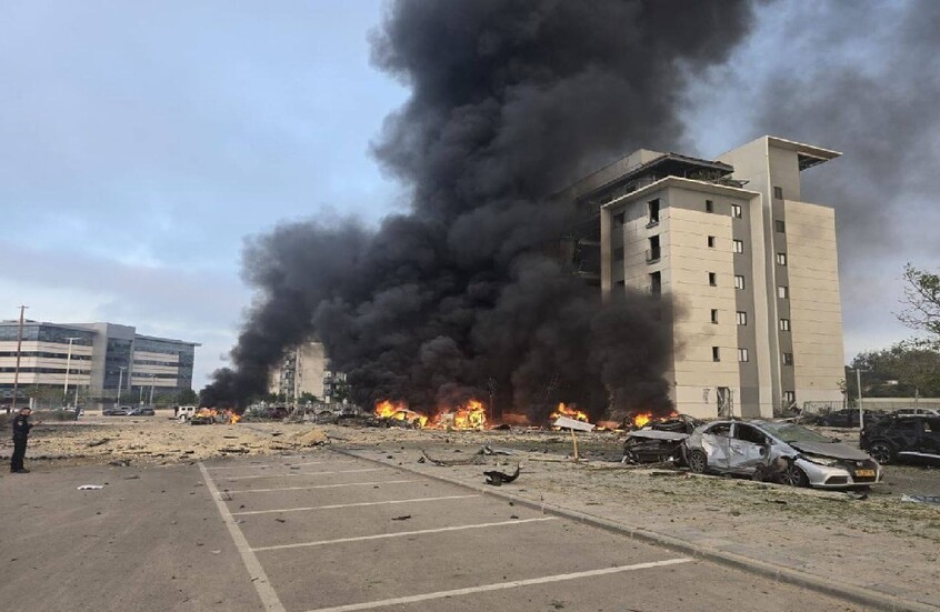 هجوم إيراني جديد الآن.. سقوط صاروخ بشكل مباشر على موقع في جنوب إسرائيل (فيديوهات)