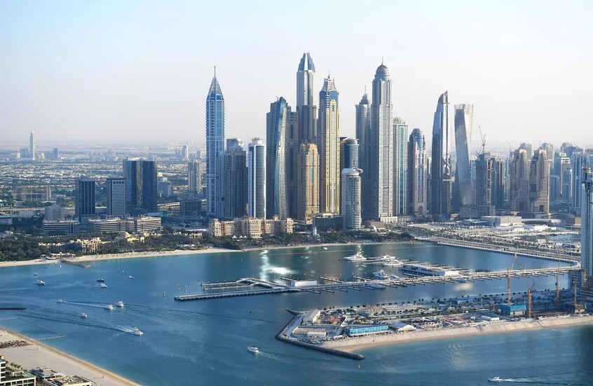 الإمارات تدرج الذكاء الاصطناعي في عمل الحكومة