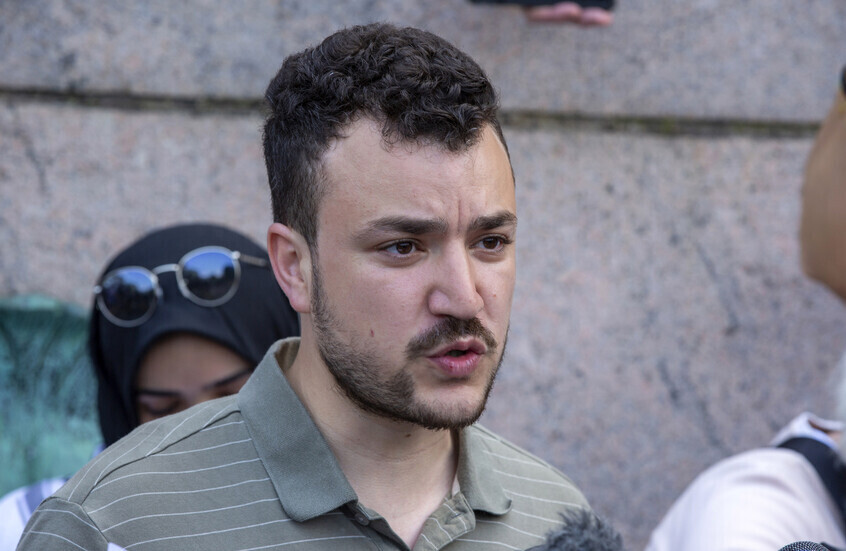 الناشط محمود خليل يتعهد باستئناف تأييده للفلسطينيين بعد إطلاق سراحه من سجن أمريكي