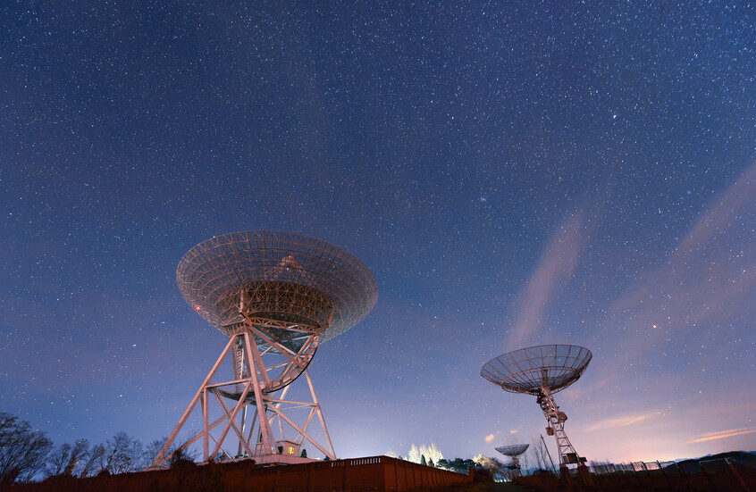 إشارة راديو من فجر الكون قد تكشف كيفية نشأة النجوم