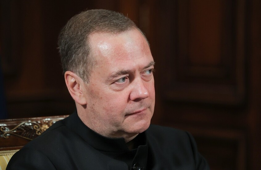 مدفيديف يتنبأ بتحقيق في الكونغرس ونهاية مأساوية لنظام كييف