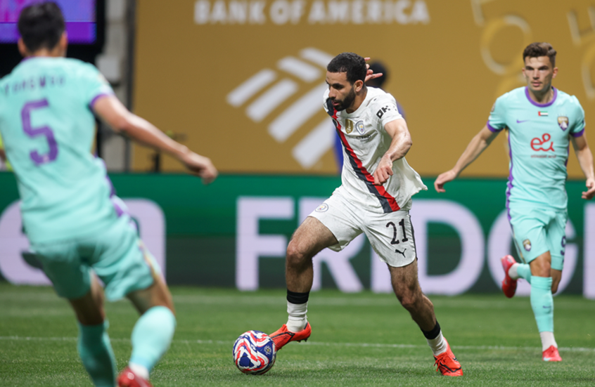 غوارديولا يغدق الثناء على الجزائري آيت نوري بعد ظهوره الأول مع مانشستر سيتي