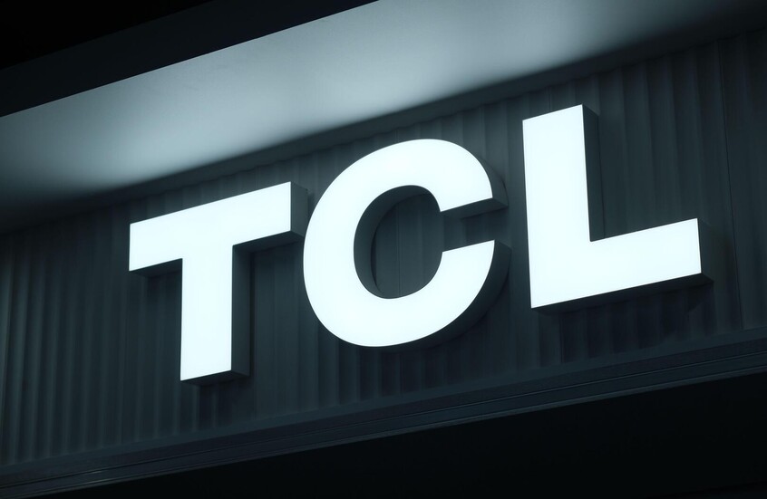 TCL تطلق هاتفا بتقنيات وكاميرات ممتازة