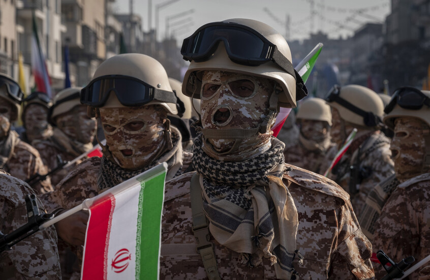 الإعلام الإيراني: بدء العمليات الصاروخية ""بشارة الفتح" ضد القواعد الأمريكية في قطر والعراق