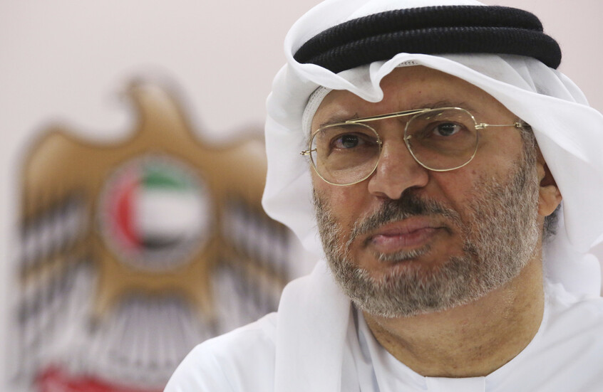 بعد  مهاجمته تصريح وزير المالية الإسرائيلي .. أنور قرقاش يحذف التغريدة ويوضح