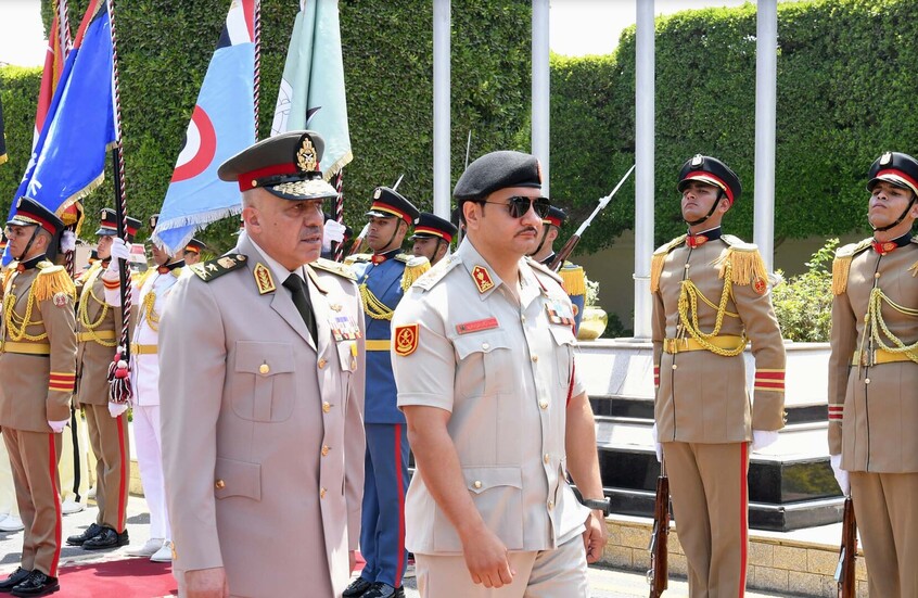 رئيس الأركان المصري يبحث مع صدام حفتر تأمين الحدود بين مصر وليبيا