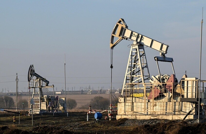 انخفاض أسعار نفط "برنت" إلى ما دون 67 دولارا للمرة الأولى منذ 11 يونيو