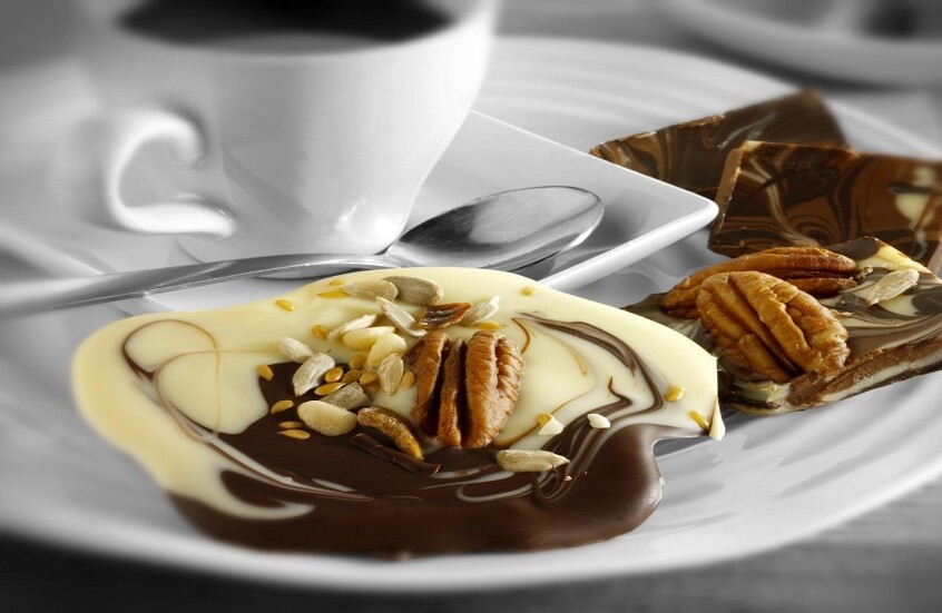 تفسير سبب الرغبة الشديدة في تناول الأطعمة الحلوة والمالحة