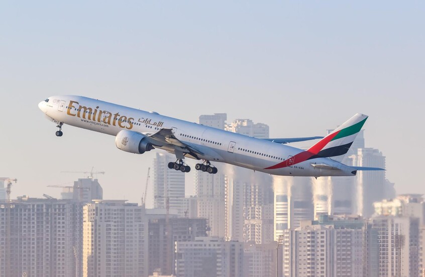 الإمارات وباكستان توقعان مذكرة لإلغاء تأشيرة الدخول