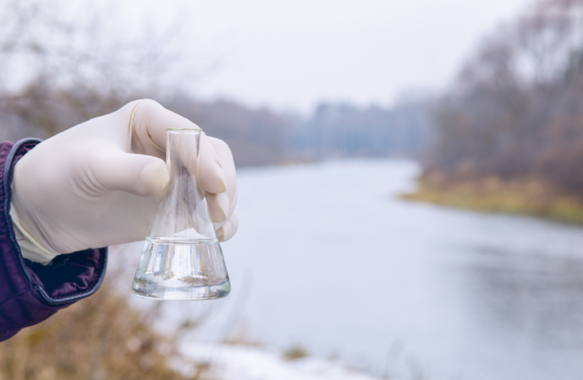 في 6 ثوان فقط.. ابتكار هام يحوّل ملوّثا مائيا شائعا إلى مورد ثمين