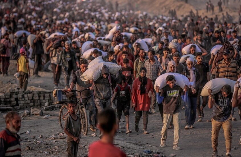 مراسلنا: مقتل صحفي وعدد من المدنيين بغارات إسرائيلية على شمال غزة (صورة)