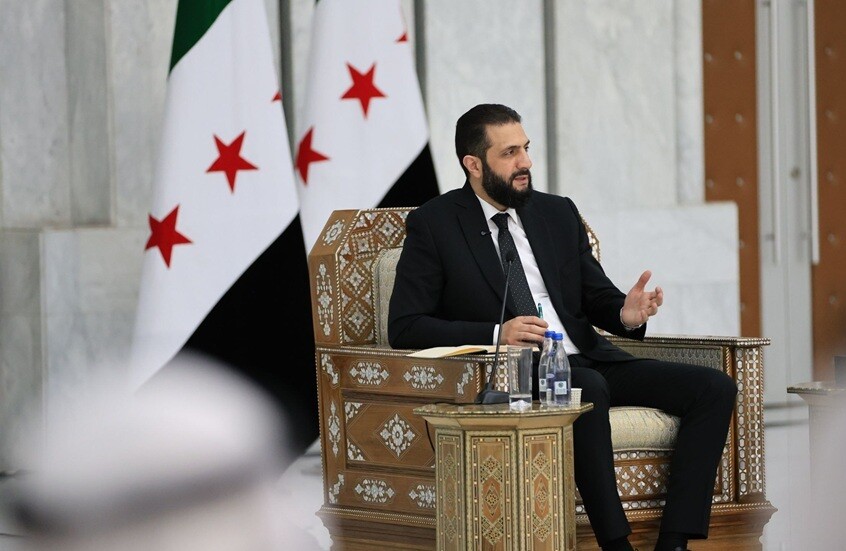 الرئيس السوري يبحث الاعتداءات الإسرائيلية مع وجهاء وأعيان القنيطرة والجولان (صور)