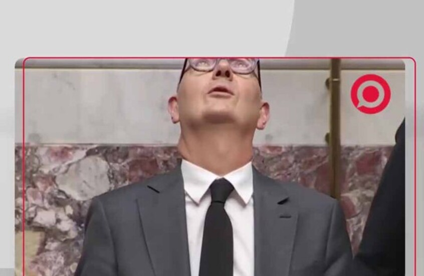 تسرب لمياه الأمطار من سقف البرلمان الفرنسي أثناء إلقاء رئيس الوزراء كلمته