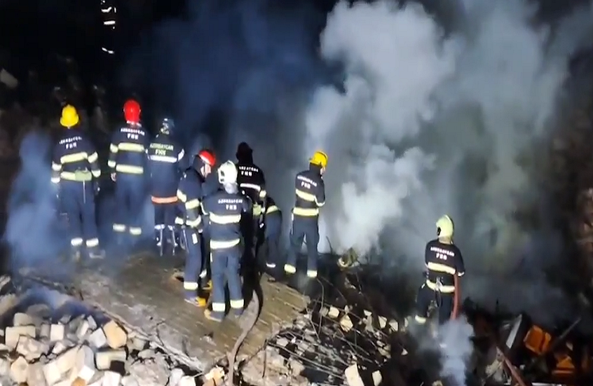 حريق ضخم في منطقة استوديو "أذربيجان فيلم" السينمائي في باكو (فيديوهات)