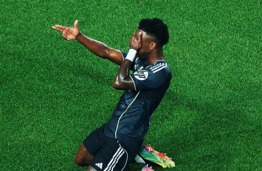 فينيسيوس جونيور يحسم جدل رحيله عن ريال مدريد ومستقبله مع "الميرنغي" (فيديو)