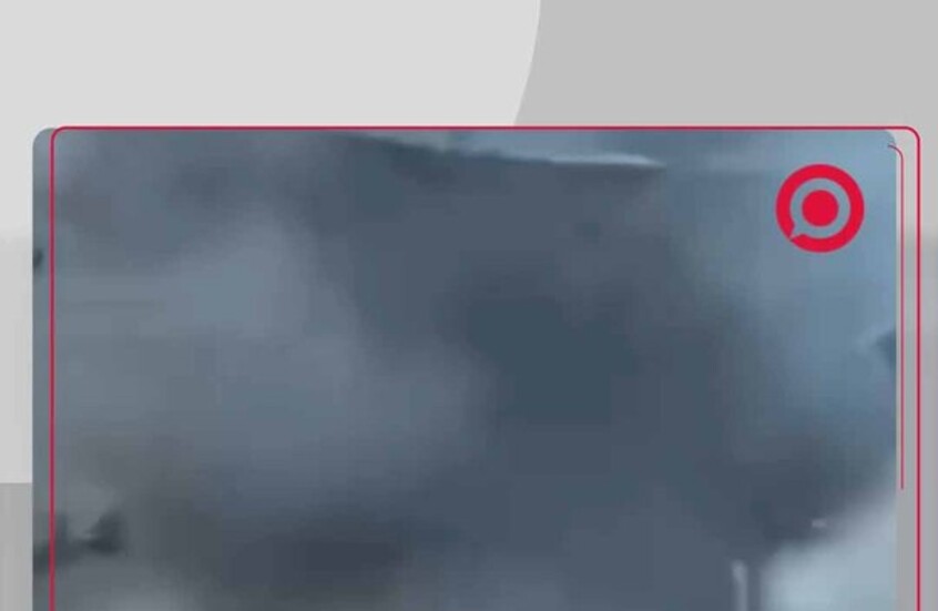 قيادة دراجة في جحيم غزة!.. صبي فلسطيني يحاول الهروب خلال غارة إسرائيلية