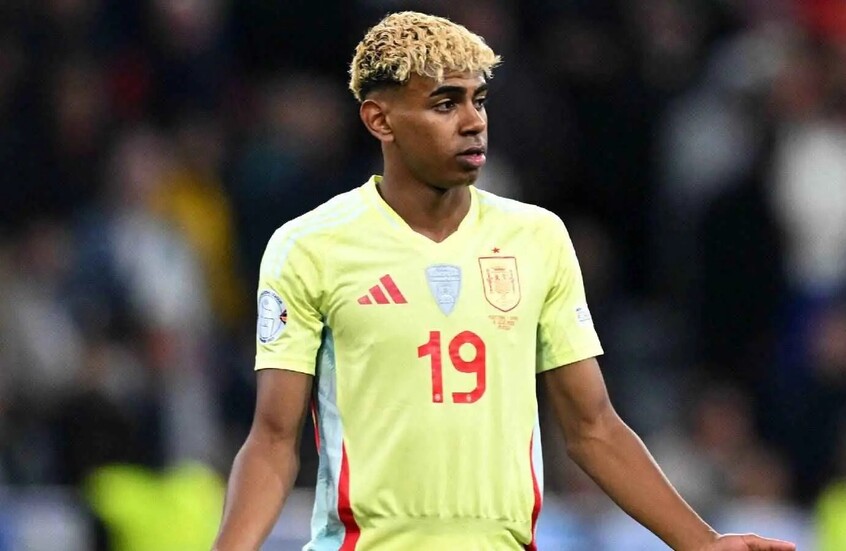 "لو كنت مكان والده لصفعته".. نجم برشلونة السابق يوجه نقدا لاذعا للامين جمال (فيديو)