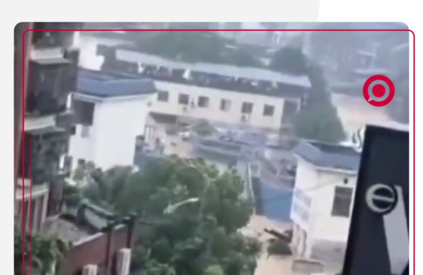 أمطار غزيرة وفيضانات تضرب مدينة رونغجيانغ في الصين