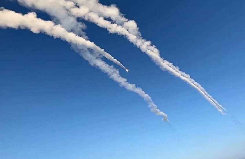 الدفاع الروسية: استهدفنا بضربة مكثفة منشآت صناعية عسكرية ومصافي نفط في أوكرانيا