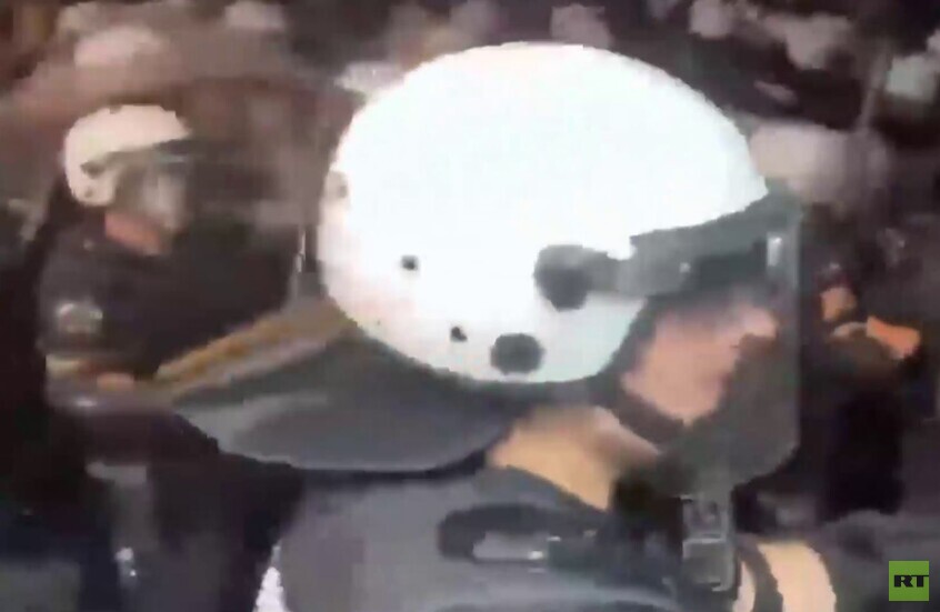 صربيا.. اشتباكات عنيفة بين الأمن ومتظاهرين ضد الحكومة