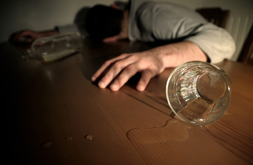 الأردن.. توسع التحقيقات في كارثة الكحول وإغلاق مصانع مشبوهة بعد وفاة 7 أشخاص