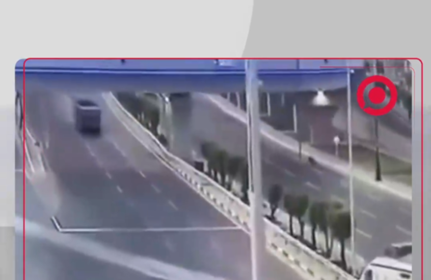 حادث تصادم بين قطار وشاحنة كاد يتسبب بكارثة في بغداد