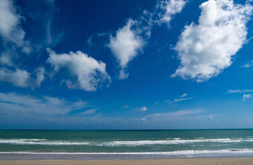 تونس.. اختفاء الطفلة مريم وسط البحر يثير صدمة واسعة والبحث عنها متواصل