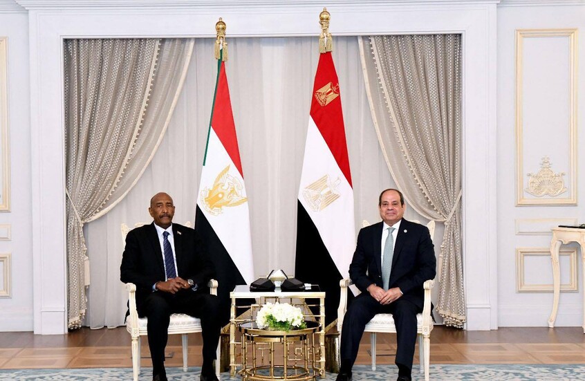 السيسي والبرهان يبحثان جهود استعادة السلام والاستقرار في السودان