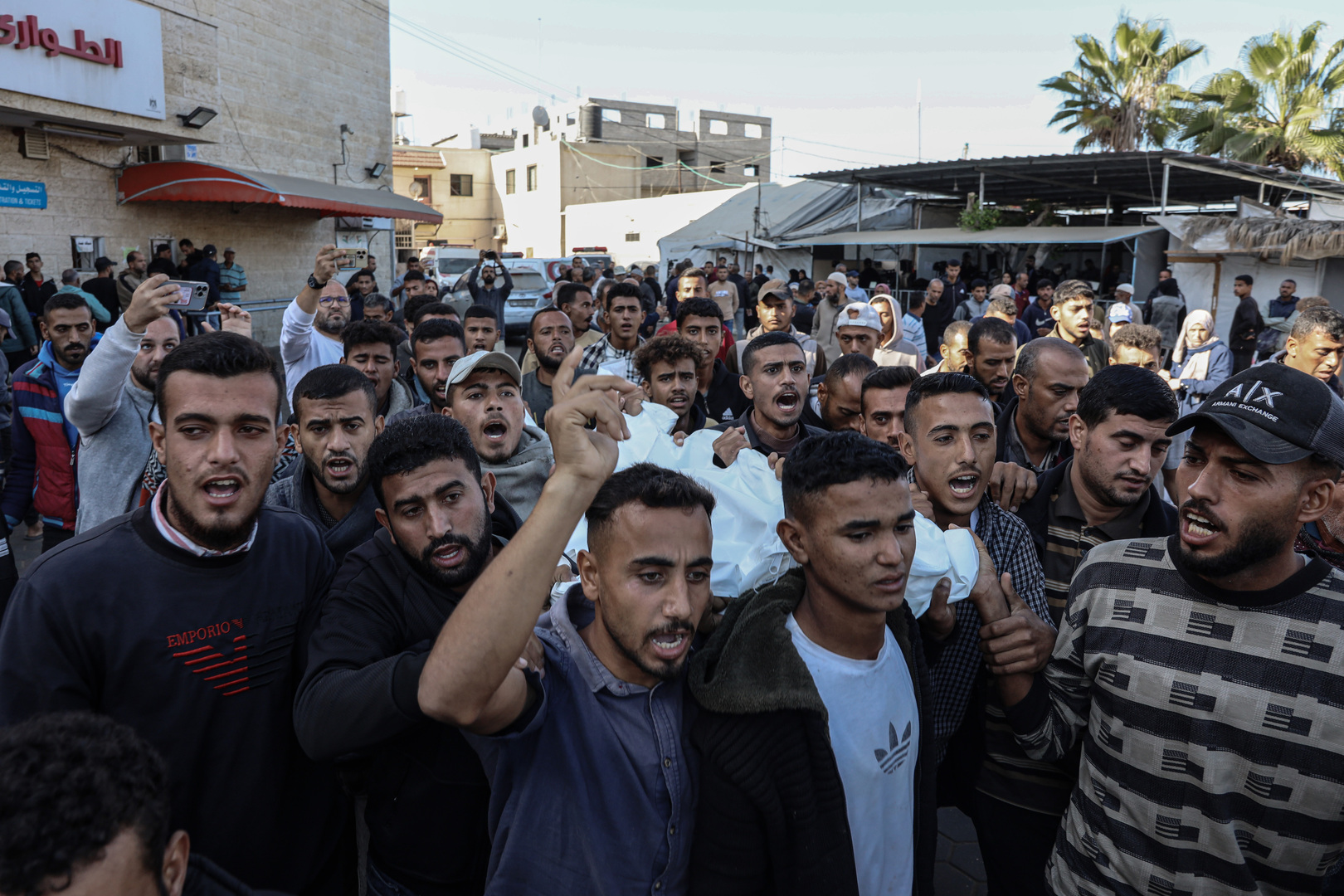 مراسلنا: القوات الإسرائيلية تقتل أكثر من 30 شخصا وتصيب 150 آخرين أثناء توجههم لاستلام مساعدات في رفح