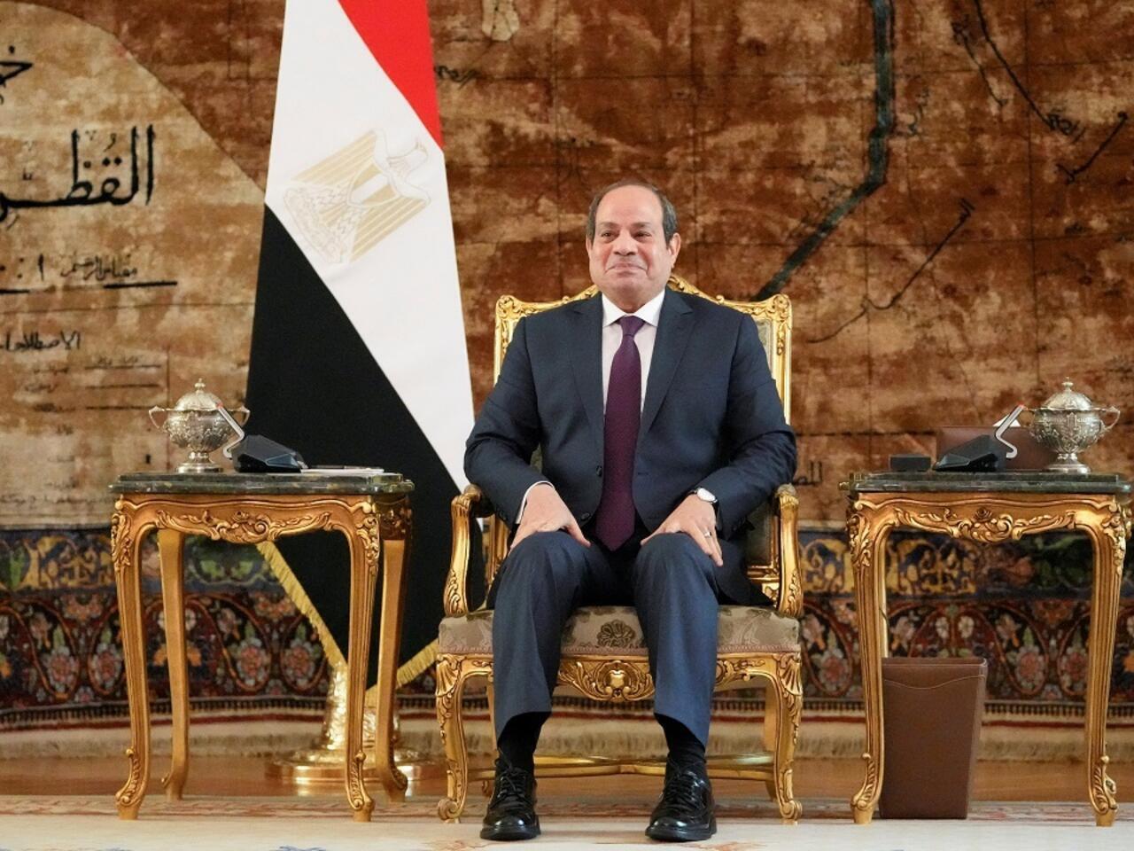 السيسي يحذر من أزمة ديون عالمية