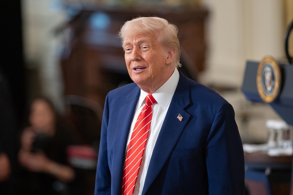 مجلة أمريكية تكشف عزم ترامب التخلي عن دعم أوكرانيا بعدما أثار زيلينسكي غضبه مجددا بخطوة مجنونة