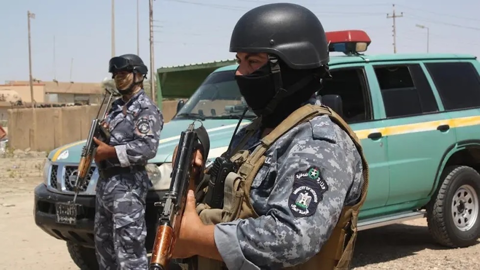 العراق.. شرطة صلاح الدين تلقي القبض على متهم بحالة سكر ألقى قنبلتين يدويتين على أحد المنازل