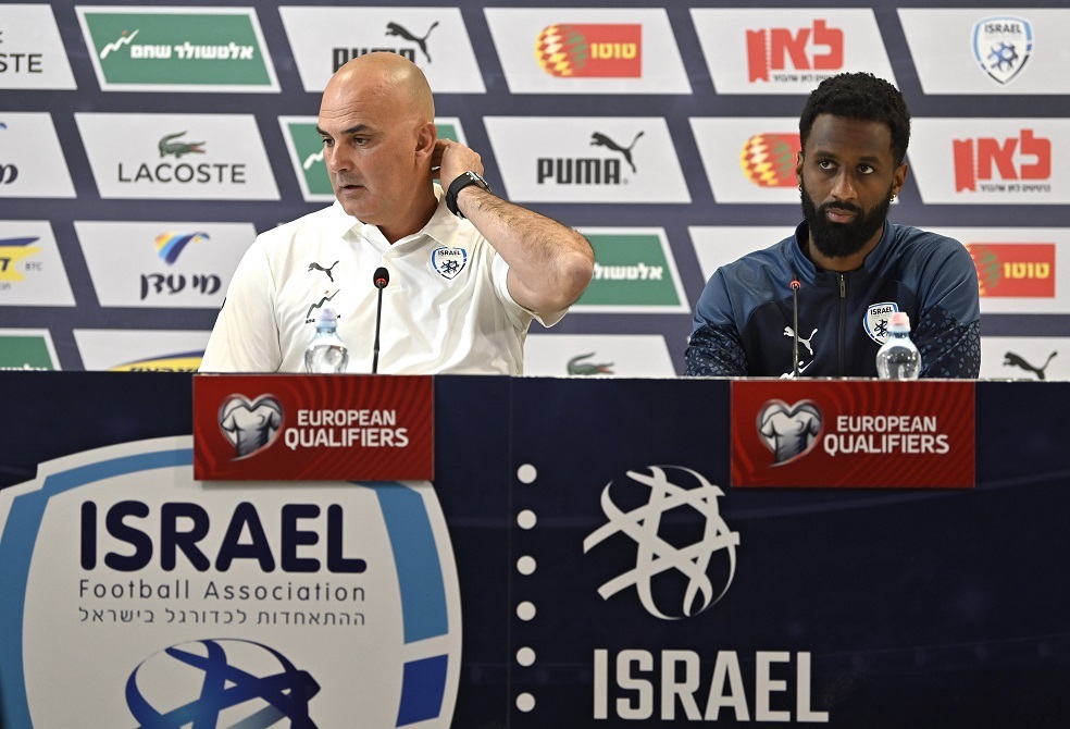 صافرات استهجان وإهانات.. والشرطة الإستونية تستجوب لاعب منتخب إسرائيل ودينامو موسكو