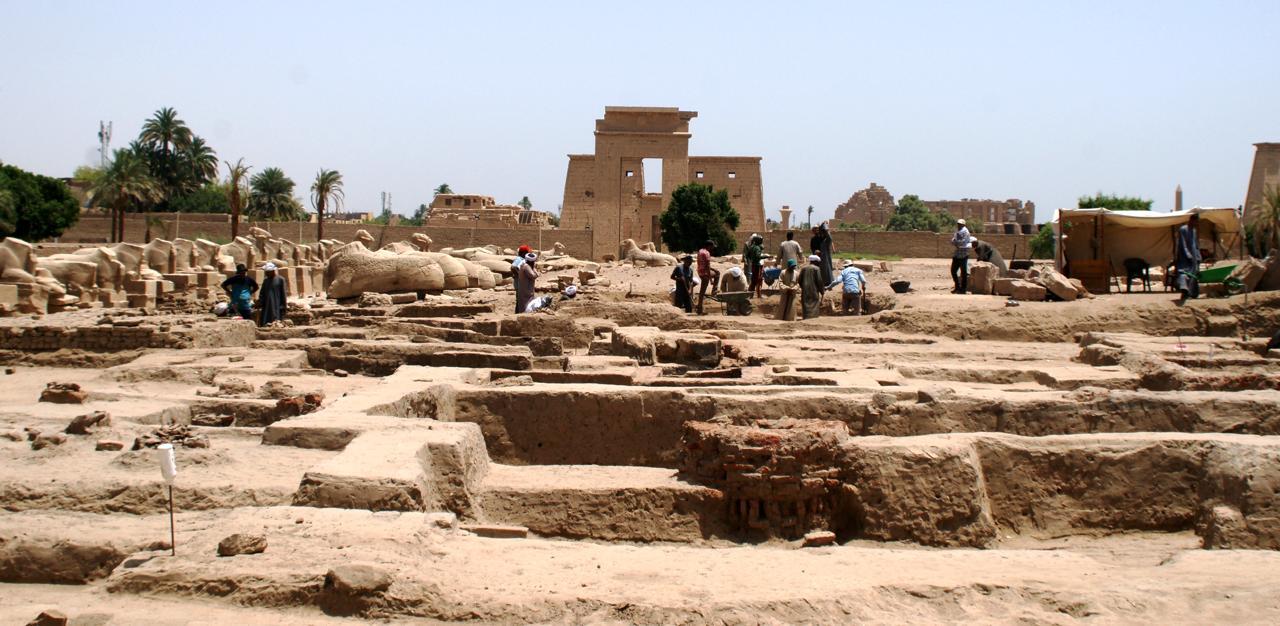 من الجعة إلى التماثيل.. اكتشاف مذهل يكشف الحياة الصناعية في مصر القديمة