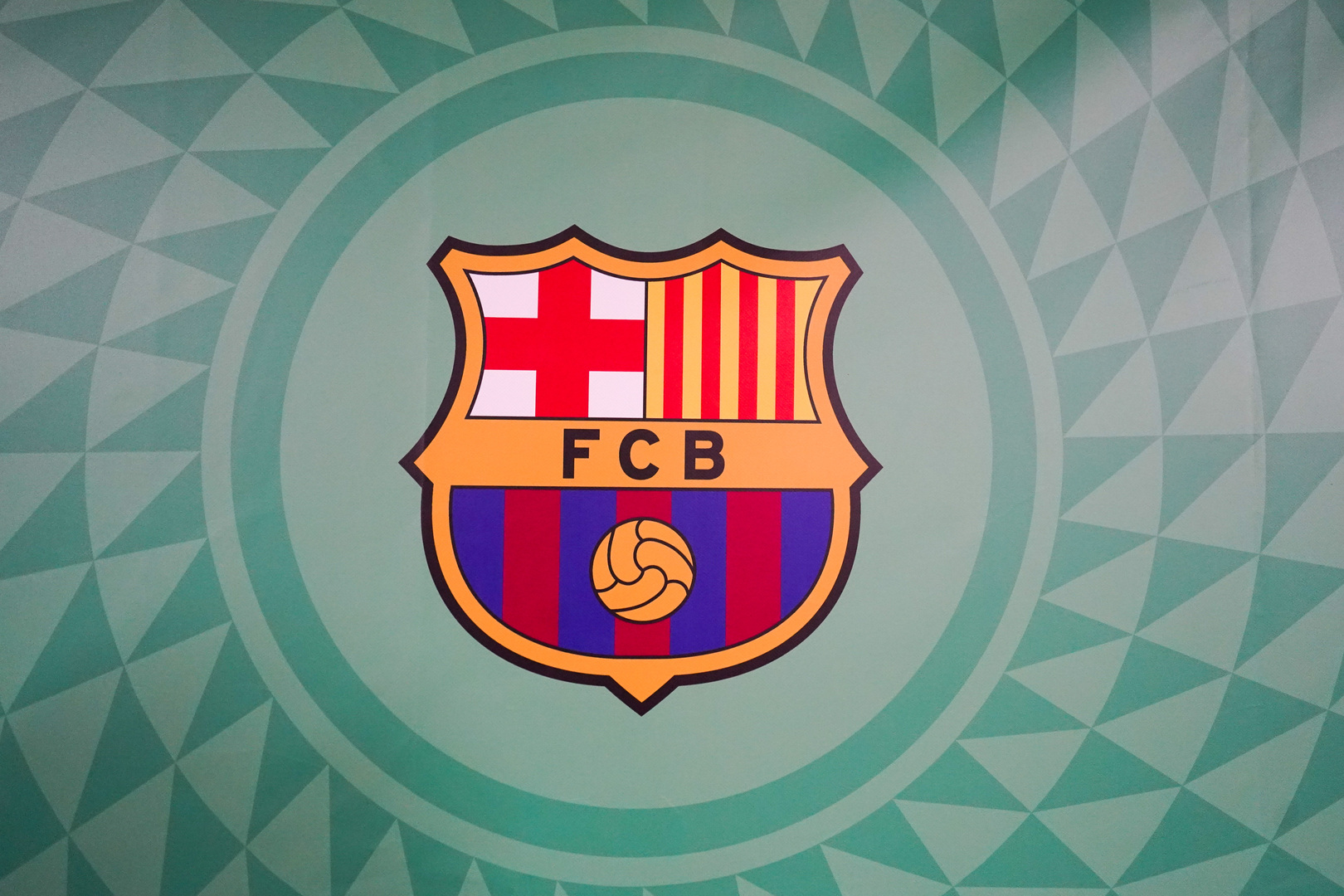 شبكة الحلم : تسريب قميص برشلونة الجديد بشعار 
