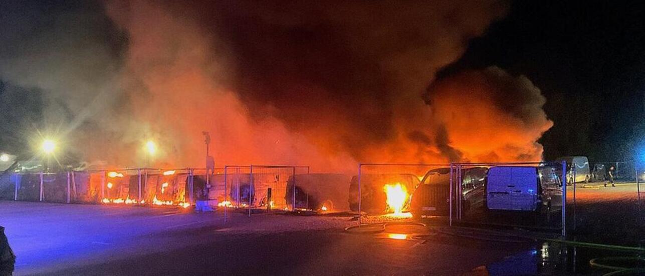 شبكة الحلم : اشتباه بحرق متعمد لـ36 شاحنة في حوادث منفصلة ببرلين.. والشرطة تفتح تحقيقا