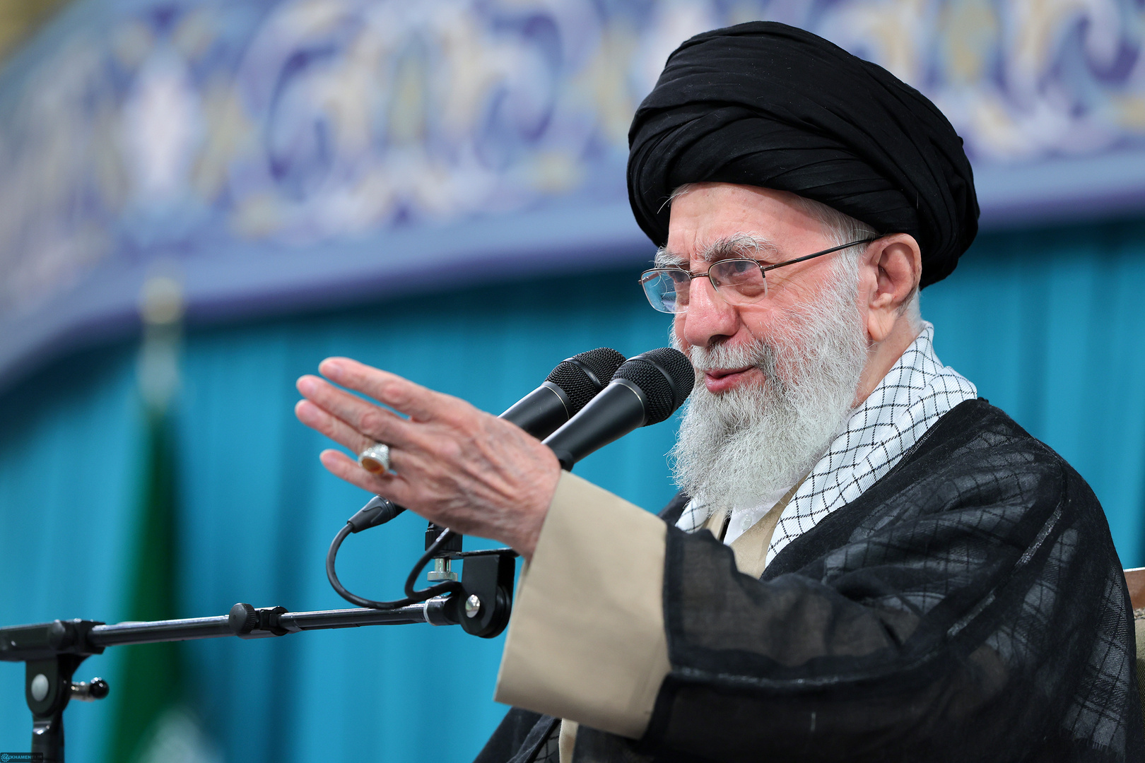 شبكة الحلم : خامنئي يبث رسالة باللغة العربية: لن نساوم الصهاينة أبدا ويجب التعامل بقوة في مواجهة الكيان