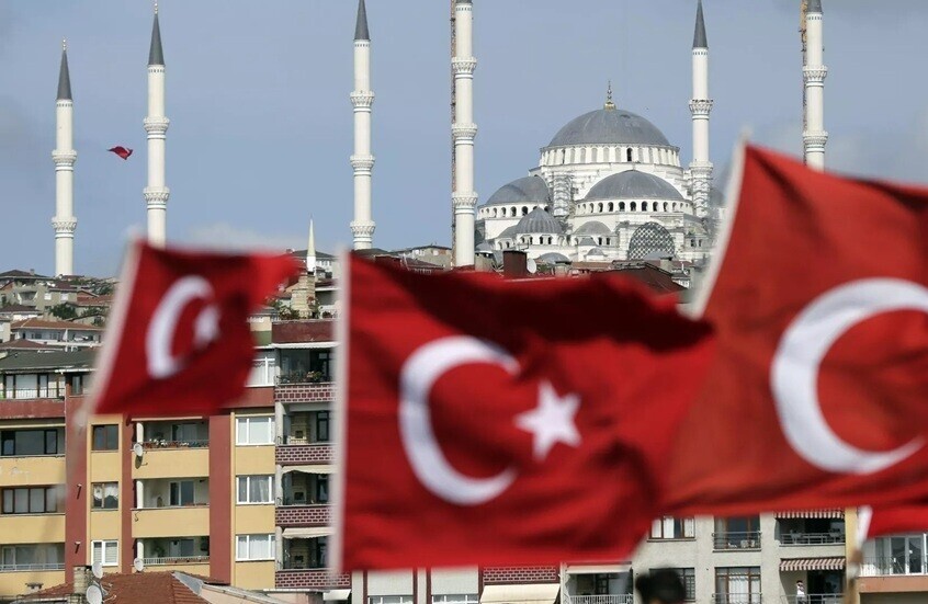 شبكة الحلم : تركيا تحذر من تصاعد الأزمة الإقليمية بعد الهجوم الأمريكي على إيران